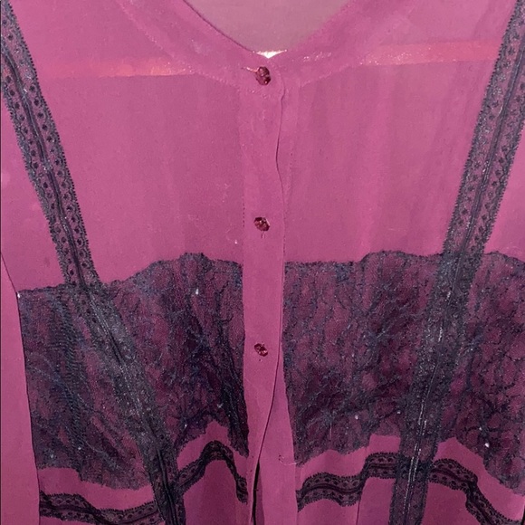 Blouse - Picture 2 of 3